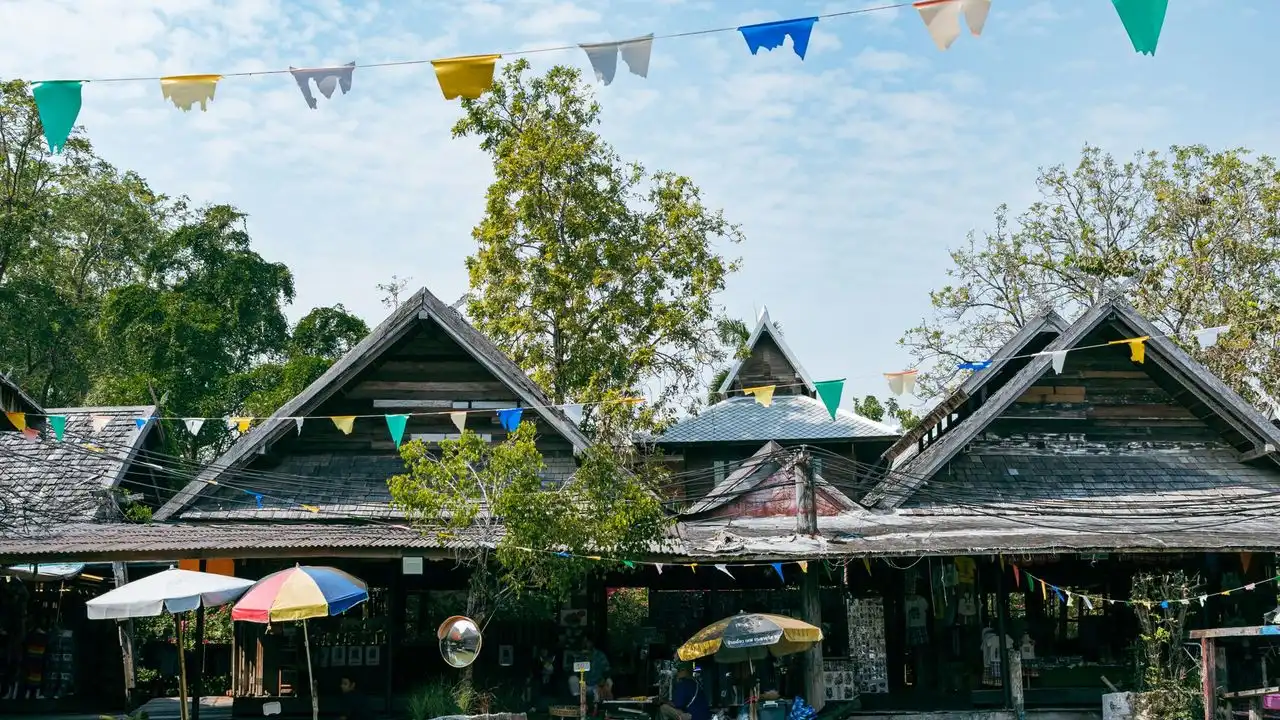 Pimsleur Vs ThaiPod101: A Comparison For Conversational Fluency